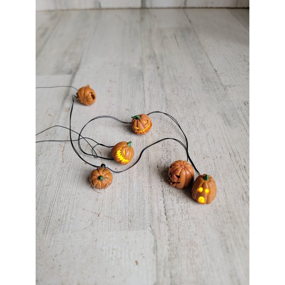 Miniature jack o lantern AS IS Halloween Village accessory‎